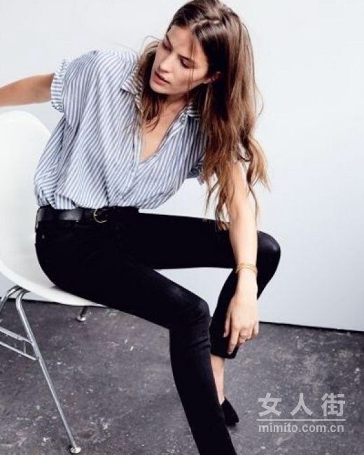 潮妞必备的铅笔裤，靠它穿出大长腿
